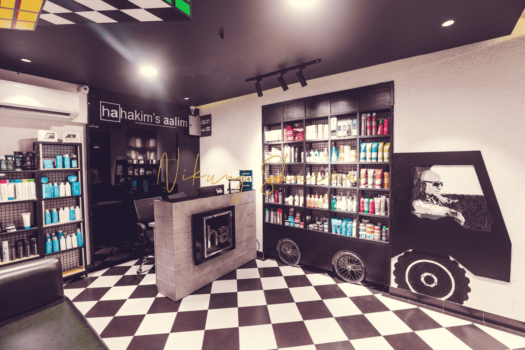 Hakim's Aalim Salon & Beauty Longe